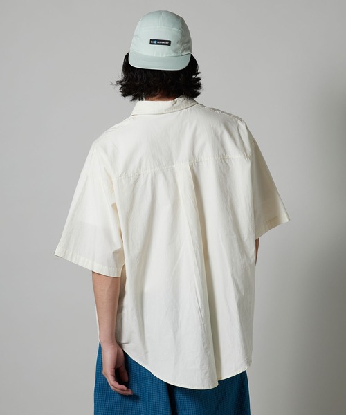 OK YESTERDAY（オッケーイエスタデイ）の「OK YESTERDAY / オーケー イエスタデイ ショートスリーブ スタンダードシャツ / SHORT-SLEEVE STANDARD SHIRT 2026年 夏 夏服（シャツ/ブラウス・メンズ・ブルー/ブラック系その他/ホワイト/ブラック/ネイビー・L/M）」の11枚目の写真