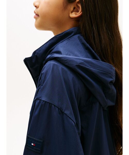 TOMMY HILFIGER（トミーヒルフィガー）の「KIDS ウィンドブレーカージャケット（ナイロンジャケット・キッズ・マルチ・130cm/160cm/150cm/140cm）」の7枚目の写真