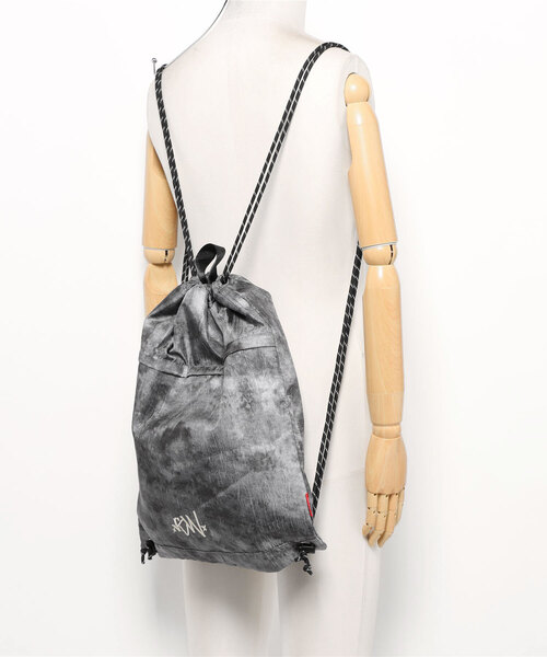 VISION STREET WEAR（ヴィジョンストリートウェア）の「【VISION STREET WEAR/ヴィジョンストリートウェア】スモーク加工ナップサック/ドローストリングバッグ（バックパック/リュック・メンズ・カーキ/ブラック・ONESIZE）」の6枚目の写真