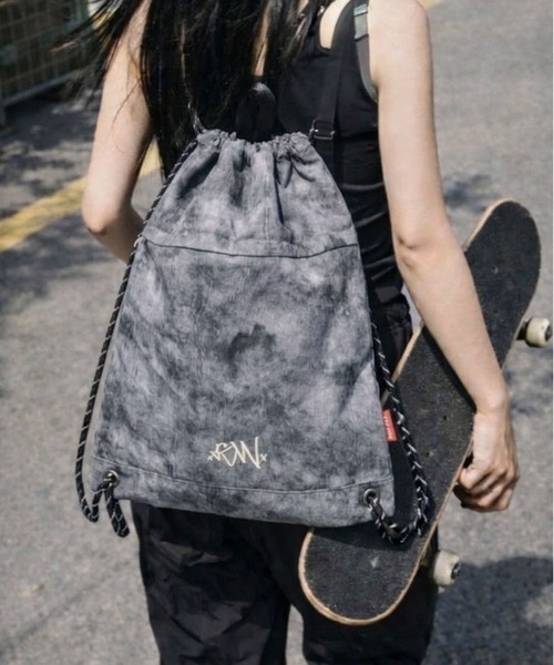 VISION STREET WEAR(ヴィジョンストリートウェア)の「【VISION STREET WEAR/ヴィジョンストリートウェア】スモーク加工ナップサック/ドローストリングバッグ(バックパック/リュック・メンズ・カーキ/ブラック・ONESIZE)」の1枚目の写真