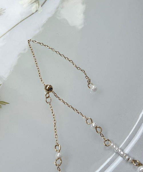 m.soeur（エムスール）の「ランタナとガラスビーズのブレスレット（ブレスレット・レディース・ホワイト/ブラック/グレー・FREE）」の5枚目の写真