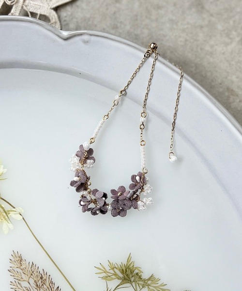 m.soeur（エムスール）の「ランタナとガラスビーズのブレスレット（ブレスレット・レディース・ホワイト/ブラック/グレー・FREE）」の8枚目の写真