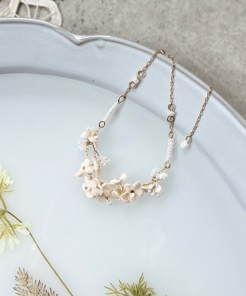 m.soeur（エムスール）の「ランタナとガラスビーズのブレスレット（ブレスレット・レディース・ホワイト/ブラック/グレー・FREE）」の11枚目の写真