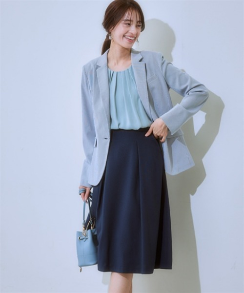 7days Life Styling(セブンデイズライフスタイリング)の「【吸汗速乾】ポケット付タックフレアスカート(ストレッチコードレーンシリーズ)(スーツスカート・レディース・ネイビー系/ネイビー×ホワイト・L/LL/3L/S/M/4L/5L/6L/8L)」の3枚目の写真