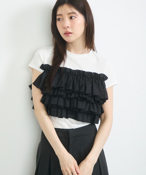 krahe（クレーエ）の「ティアードフリルドッキングTシャツ（Tシャツ/カットソー・レディース・ベージュ/ブラック・FREE）」の8枚目の写真