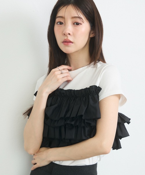 krahe（クレーエ）の「ティアードフリルドッキングTシャツ（Tシャツ/カットソー・レディース・ベージュ/ブラック・FREE）」の9枚目の写真