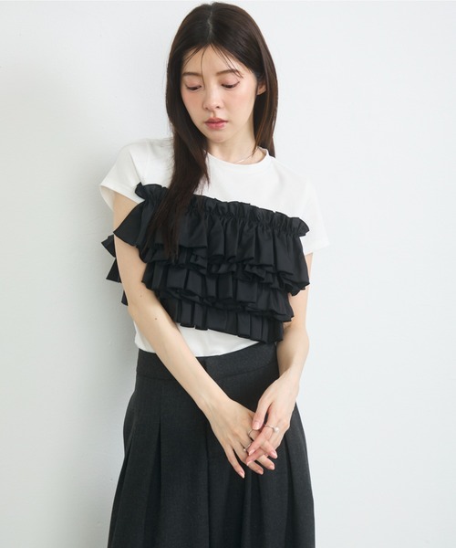 krahe（クレーエ）の「ティアードフリルドッキングTシャツ（Tシャツ/カットソー・レディース・ベージュ/ブラック・FREE）」の11枚目の写真