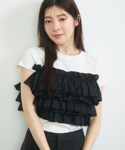 krahe（クレーエ）の「ティアードフリルドッキングTシャツ（Tシャツ/カットソー・レディース・ベージュ/ブラック・FREE）」の12枚目の写真