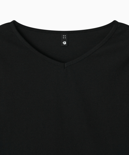 OHESHIO(オヘシオ)の「BASIC RIBBED V-NECK LONG SLEEVE, BLACK(Tシャツ/カットソー・レディース・その他・FREE)」の8枚目の写真