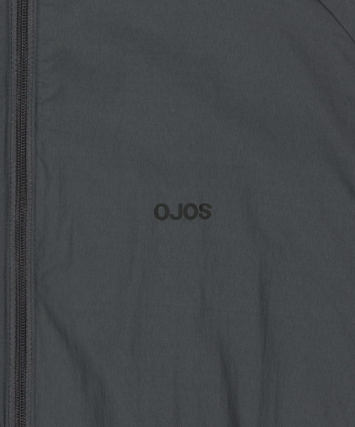 OJOS（オホス）の「Paneled Lightweight Windbreaker / Charcoal（ナイロンジャケット・レディース・その他・1/2/3）」の4枚目の写真