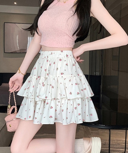 Mejoul(メジュール)の「小花柄ティアードフリルミニスカパン(スカート・レディース・ブラック/ホワイト・F)」の6枚目の写真