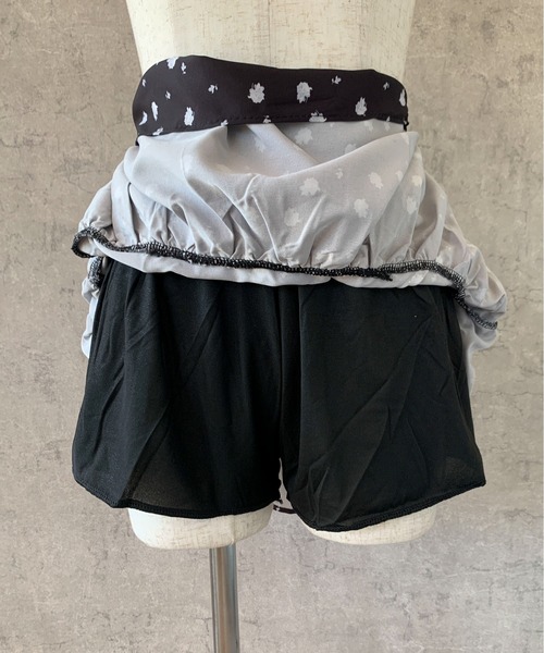 Mejoul(メジュール)の「小花柄ティアードフリルミニスカパン(スカート・レディース・ブラック/ホワイト・F)」の21枚目の写真