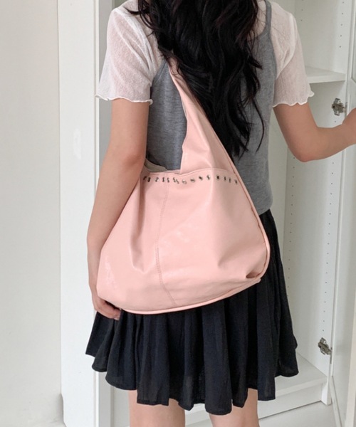 Teem Store(チームストア)の「【スタッズ付き】 カジュアルショルダーバッグ A4サイズ 大容量(ショルダーバッグ・レディース・ピンク/ホワイト/ブラウン/ブラック・F)」の19枚目の写真