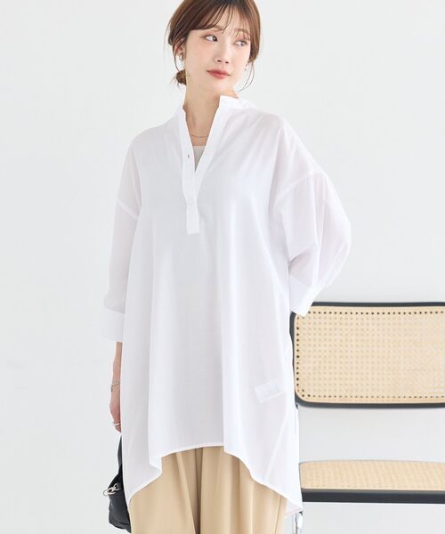 earth music&ecology(アースミュージックアンドエコロジー)の「スタンドカラーオーバーチュニックシャツ(シャツ/ブラウス・レディース・ベージュ/オフホワイト/サックスブルー・FREE)」の2枚目の写真