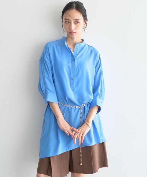 earth music&ecology(アースミュージックアンドエコロジー)の「スタンドカラーオーバーチュニックシャツ(シャツ/ブラウス・レディース・ベージュ/オフホワイト/サックスブルー・FREE)」の1枚目の写真