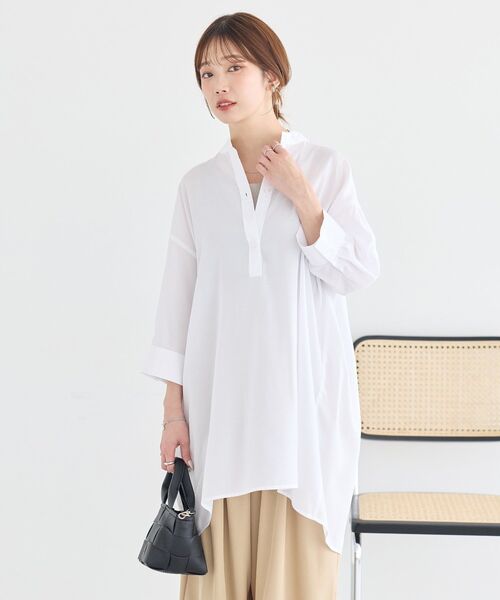 earth music&ecology(アースミュージックアンドエコロジー)の「スタンドカラーオーバーチュニックシャツ(シャツ/ブラウス・レディース・ベージュ/オフホワイト/サックスブルー・FREE)」の5枚目の写真