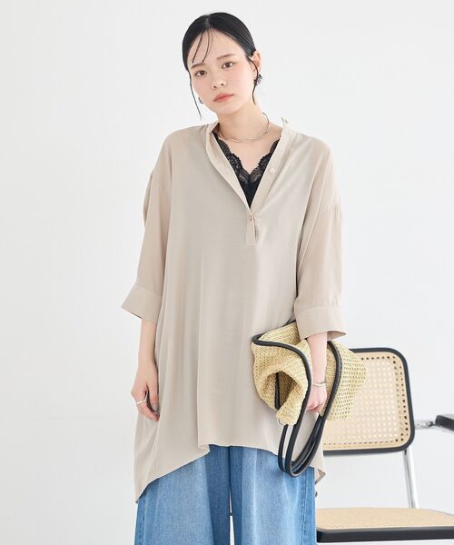 earth music&ecology(アースミュージックアンドエコロジー)の「スタンドカラーオーバーチュニックシャツ(シャツ/ブラウス・レディース・ベージュ/オフホワイト/サックスブルー・FREE)」の10枚目の写真