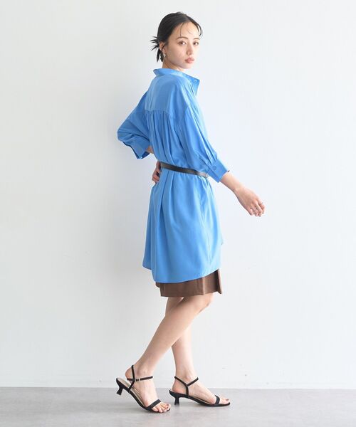 earth music&ecology(アースミュージックアンドエコロジー)の「スタンドカラーオーバーチュニックシャツ(シャツ/ブラウス・レディース・ベージュ/オフホワイト/サックスブルー・FREE)」の19枚目の写真