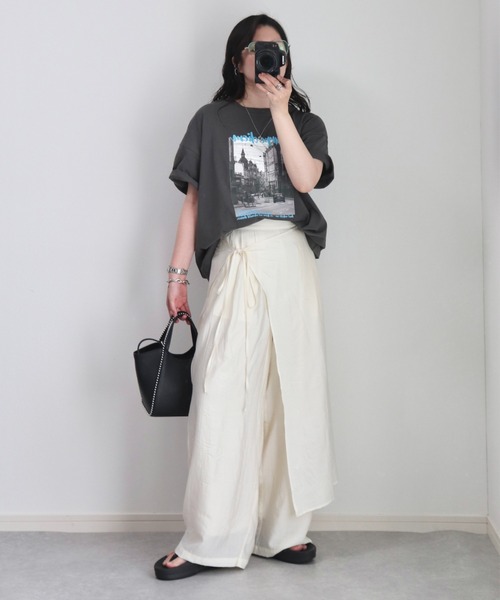 ZOZOMARKET by ゆずもも.(ゾゾマーケットバイユズモモ)の「【インフルエンサー ゆ ず も も .セレクト】ワッシャーサテン レイヤードスカートパンツ(スラックス・レディース・アイボリー/ブラック/カーキ・FREE)」の13枚目の写真