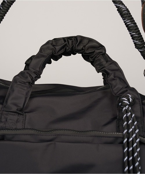MAISON SPECIAL(メゾンスペシャル)の「《UNISEX》【THEATRE PRODUCTS】Collaboration Multiway Travel Bag/シアタープロダクツコラボレーションマルチウェイトラベルバッグ【MAISON SPECIAL/メゾンスペシャル】(ショルダーバッグ・メンズ・グレイッシュベージュ/ブラック・FREE)」の15枚目の写真