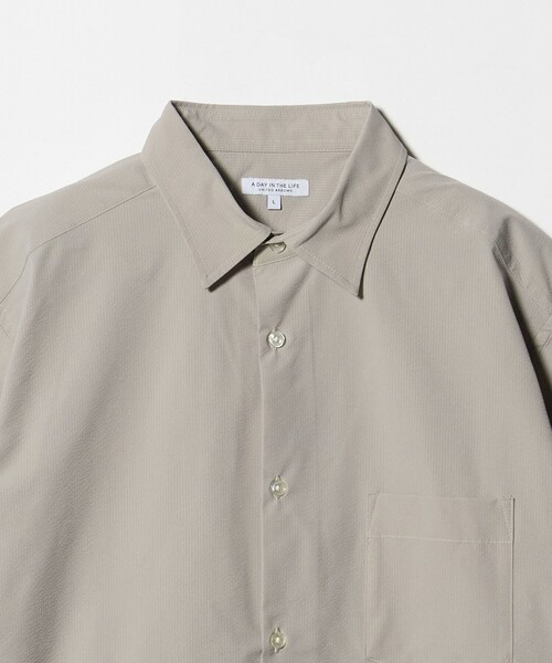 A DAY IN THE LIFE UNITED ARROWS(アデイインザライフユナイテッドアローズ)の「ドライ サッカーリラックス レギュラーカラーシャツ-吸水速乾・ストレッチ-<A DAY IN THE LIFE>(シャツ/ブラウス・メンズ・ベージュ/ネイビー/ダークグレー・M/L)」の8枚目の写真