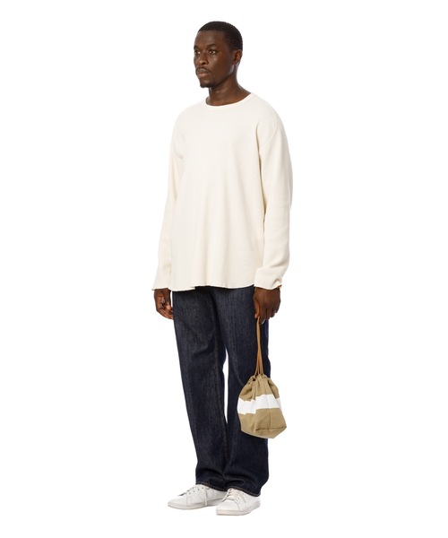 DAILY STANDARD by SANDINISTA(デイリースタンダードバイサンディニスタ)の「Chino Drawstring Line Print Bag / ラインプリント入り巾着(ショルダーバッグ・メンズ・ベージュ系その他/ベージュ系その他2・FREE)」の7枚目の写真