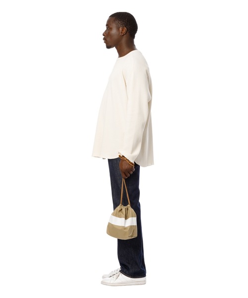 DAILY STANDARD by SANDINISTA(デイリースタンダードバイサンディニスタ)の「Chino Drawstring Line Print Bag / ラインプリント入り巾着(ショルダーバッグ・メンズ・ベージュ系その他/ベージュ系その他2・FREE)」の6枚目の写真
