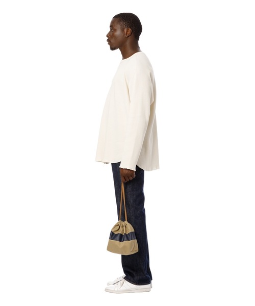 DAILY STANDARD by SANDINISTA(デイリースタンダードバイサンディニスタ)の「Chino Drawstring Line Print Bag / ラインプリント入り巾着(ショルダーバッグ・メンズ・ベージュ系その他/ベージュ系その他2・FREE)」の3枚目の写真