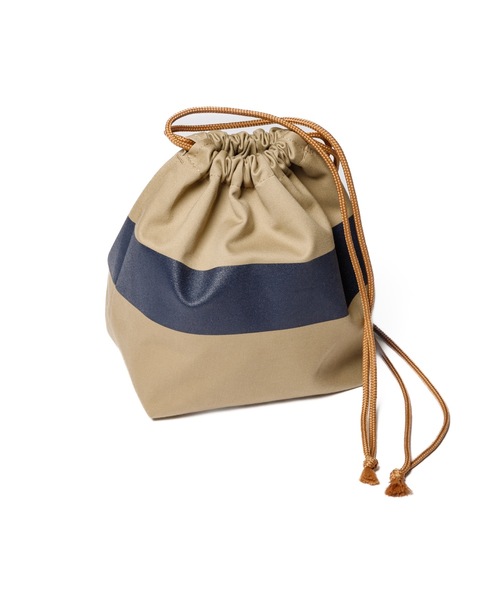 DAILY STANDARD by SANDINISTA(デイリースタンダードバイサンディニスタ)の「Chino Drawstring Line Print Bag / ラインプリント入り巾着(ショルダーバッグ・メンズ・ベージュ系その他/ベージュ系その他2・FREE)」の16枚目の写真