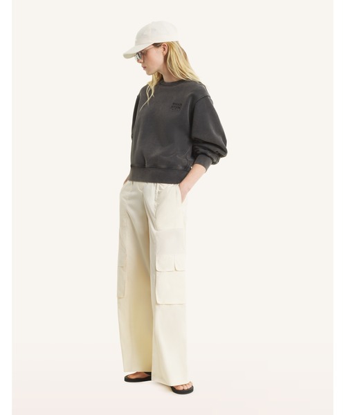 Maison Kitsune(メゾンキツネ)の「MAISON KITSUNE GALLERY FADED RELAXED SWEATSHIRT(スウェット・レディース・ブラック×グレー・L/M/S)」の4枚目の写真
