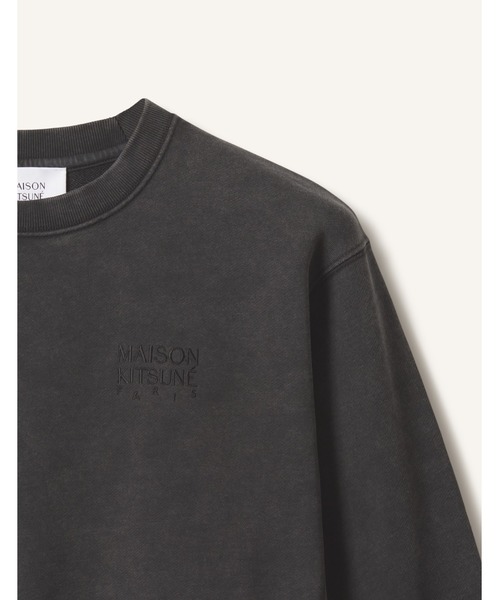 Maison Kitsune(メゾンキツネ)の「MAISON KITSUNE GALLERY FADED RELAXED SWEATSHIRT(スウェット・レディース・ブラック×グレー・L/M/S)」の5枚目の写真