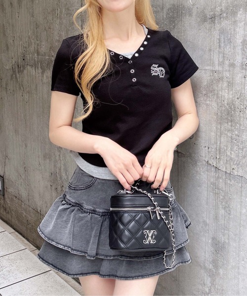 INGNI（イング）の「ヘンリーネックレイヤードラインストーンロゴリブトップス（Tシャツ/カットソー・レディース・グレー系その他3/ホワイト×ブラック/ブラック×グレー/ブラック系5・M）」の11枚目の写真