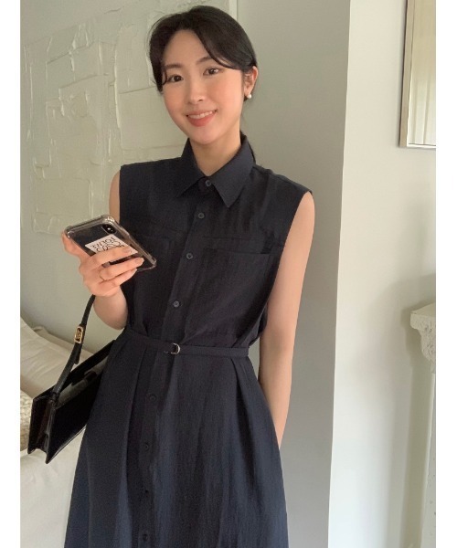 Aelina(エリナ)の「襟付きベルト付きノースリーブワンピース(シャツワンピース・レディース・ブラウン/ベージュ/ネイビー・FREE)」の21枚目の写真