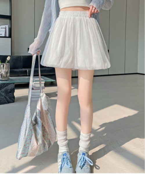 &soiree(アンドソワレ)の「チュールレイヤードバルーンショートパンツ(その他パンツ・レディース・オフホワイト/グレー/ホワイト/ブラック・SMALL/MEDIUM/LARGE/X-LARGE)」の5枚目の写真