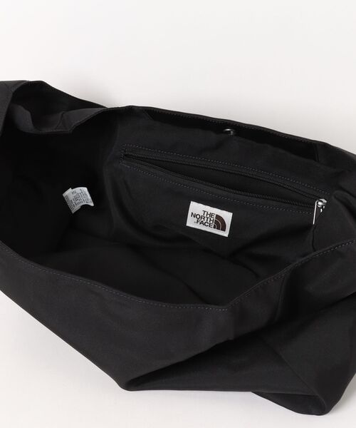 THE NORTH FACE(ザノースフェイス)の「【THE NORTH FACE】NN2PQ74(ショルダーバッグ・メンズ・ブラック・FREE)」の4枚目の写真