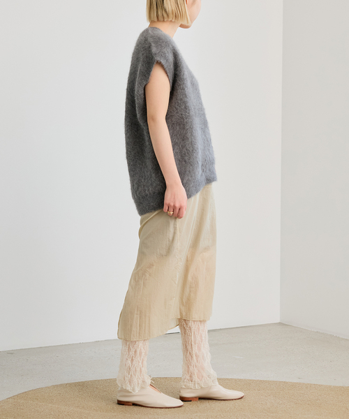 IENA LA BOUCLE(イエナラブークル)の「IENA LA BOUCLE フォックス カシミヤ V ベスト(ベスト・レディース・グレー/ホワイト/ブラック・FREE)」の7枚目の写真