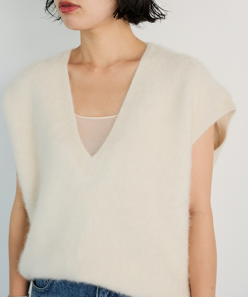 IENA LA BOUCLE(イエナラブークル)の「IENA LA BOUCLE フォックス カシミヤ V ベスト(ベスト・レディース・グレー/ホワイト/ブラック・FREE)」の12枚目の写真