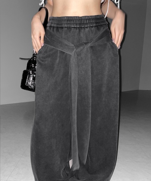 me+em select（ミームセレクト）の「フェイクレイヤードピグメントスウェットワイドパンツ ／ fake layered pigment sweat wide pants（スウェットパンツ・レディース・ブラック・FREE）」の5枚目の写真
