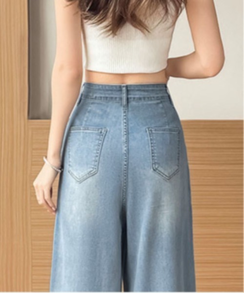 &soiree(アンドソワレ)の「バタフライモチーフ入りストレートデニムパンツ(デニムパンツ・レディース・ブルー・SMALL/X-SMALL/X-LARGE/LARGE/MEDIUM)」の4枚目の写真