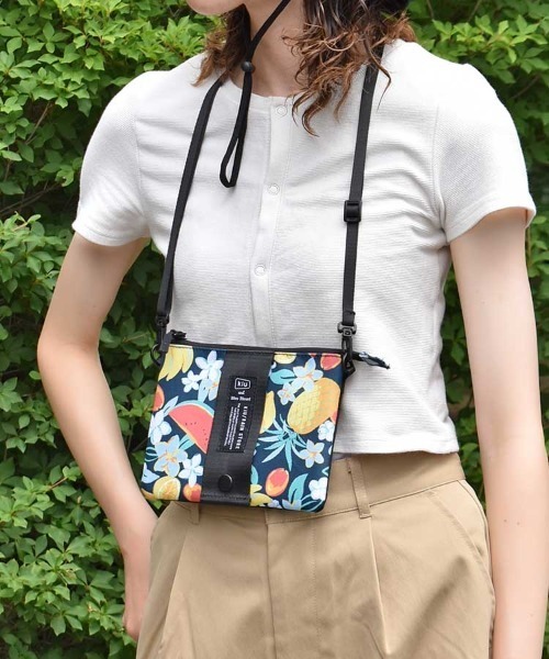 KiU(キウ)の「【KiU and BleuBleuet】KiUエチケットポーチ(ショルダーバッグ・レディース・ブルー系その他/ネイビー/ネイビー系・FREE)」の8枚目の写真