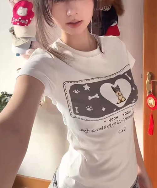 AsheKsha（アシクシャ）の「ハート柄のワンちゃんプリント スリムフィット半袖Tシャツ（Tシャツ/カットソー・レディース・ホワイト・M）」の18枚目の写真