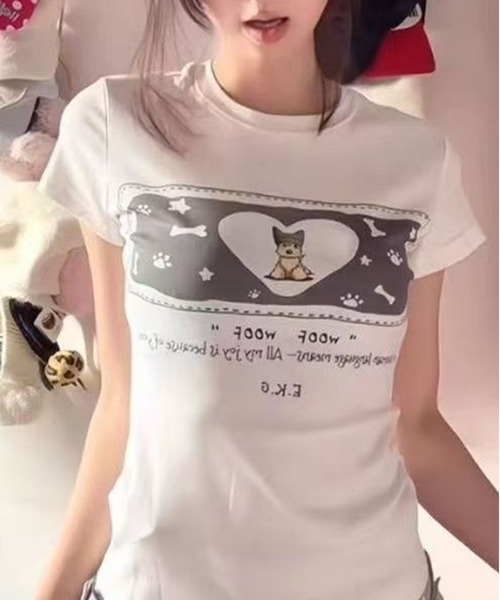 AsheKsha（アシクシャ）の「ハート柄のワンちゃんプリント スリムフィット半袖Tシャツ（Tシャツ/カットソー・レディース・ホワイト・M）」の5枚目の写真