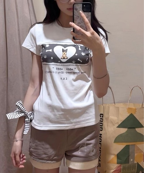AsheKsha（アシクシャ）の「ハート柄のワンちゃんプリント スリムフィット半袖Tシャツ（Tシャツ/カットソー・レディース・ホワイト・M）」の9枚目の写真