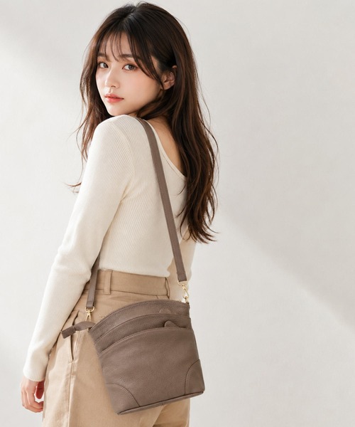 SORENA(ソレナ)の「本革ショルダーバッグ(ショルダーバッグ・レディース・ブラウン/ダークブルー/ダークブラウン/ブラック・FREE)」の3枚目の写真