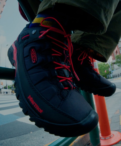 KEEN（キーン）の「【New】TARGHEE EXP WP / ターギー イーエックスピー ウォータープルーフ / メンズ 防水シューズ / KEEN × Marmot（スニーカー・メンズ・ブラック・27.5cm/27cm/26.5cm/26cm/25.5cm/25cm/30cm/29cm/28.5cm/28cm）」の2枚目の写真