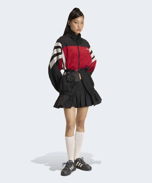 adidas(アディダス)の「サンティアゴ ウーブン トラックトップ(ジャージ) / トラックジャケット / アディダスオリジナルス adidas Originals(ジャージ・レディース・ブラック・LARGE/XX-LARGE/MEDIUM/SMALL/X-LARGE)」の5枚目の写真