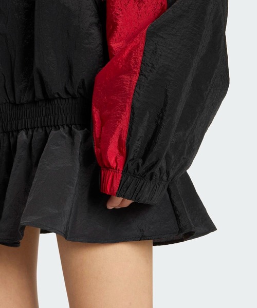 adidas(アディダス)の「サンティアゴ ウーブン トラックトップ(ジャージ) / トラックジャケット / アディダスオリジナルス adidas Originals(ジャージ・レディース・ブラック・LARGE/XX-LARGE/MEDIUM/SMALL/X-LARGE)」の4枚目の写真