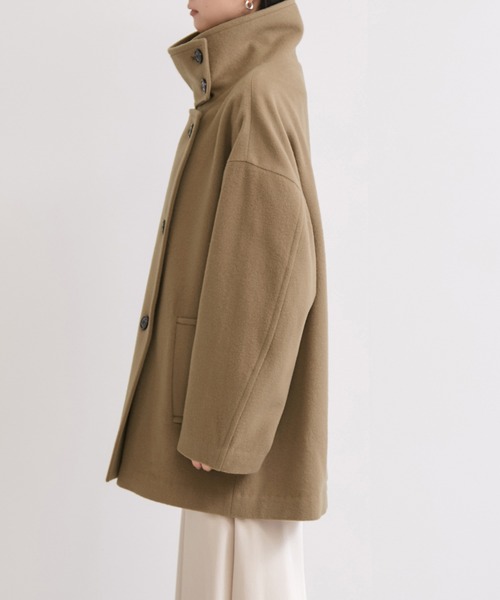 le cercle ADAM ET ROPE'（ルセルクルアダムエロペ）の「尾州スタンドカラーミドル丈コート（その他アウター・レディース・ベージュ/ネイビー・FREE）」の13枚目の写真