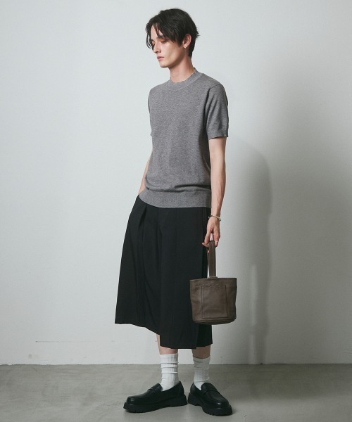 DAZE（デイズ）の「ポリエステルツイル タックワイド ショートスラックス（スラックス・メンズ・ブラック/チャコールグレー・SMALL/MEDIUM/LARGE/X-LARGE）」の4枚目の写真