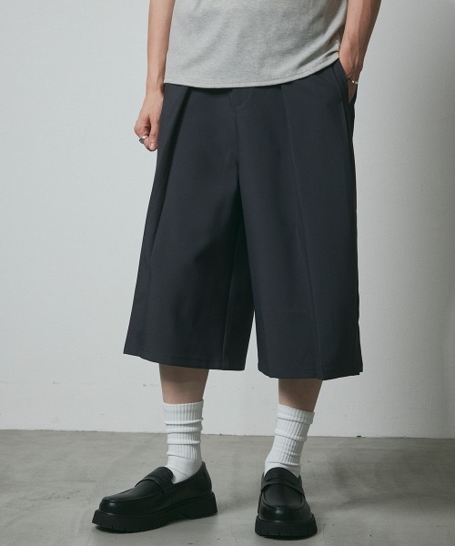 DAZE（デイズ）の「ポリエステルツイル タックワイド ショートスラックス（スラックス・メンズ・ブラック/チャコールグレー・SMALL/MEDIUM/LARGE/X-LARGE）」の18枚目の写真